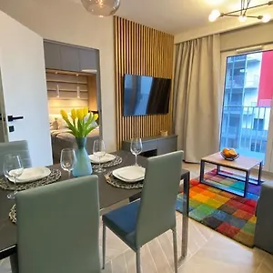 Grey House + Free Parking Вроцлав